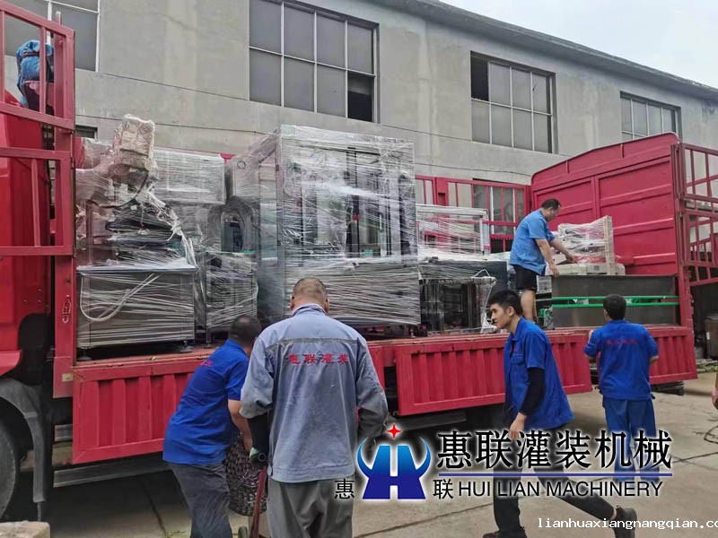 全自动智能白酒灌装机生产线发往杭州